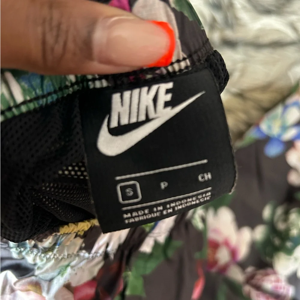 Nike earth day floral flower windbreaker‎ snap pants bottoms size small